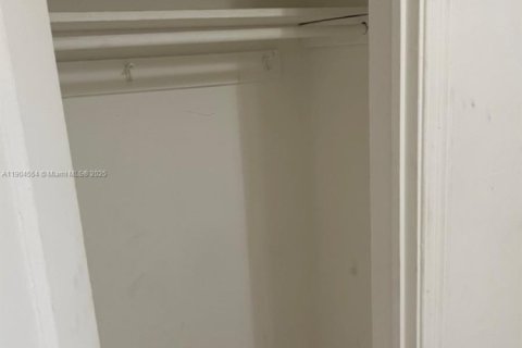 House in Hollywood, Florida 46.45 sq.m. № 1956584 - photo 19