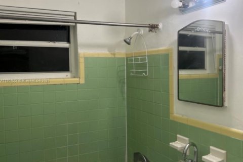 House in Hollywood, Florida 46.45 sq.m. № 1956584 - photo 5