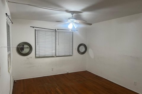 House in Hollywood, Florida 46.45 sq.m. № 1956584 - photo 3