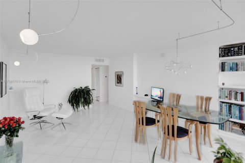 Condo in Sunny Isles Beach, Florida, 1 bedroom  № 1706303 - photo 12