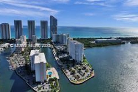 Condo in Sunny Isles Beach, Florida, 1 bedroom  № 1706303 - photo 7