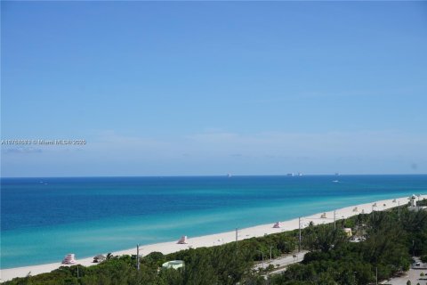 Condo in Sunny Isles Beach, Florida, 1 bedroom  № 1706303 - photo 2