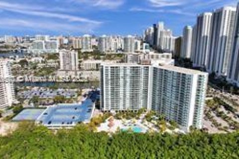 Condo in Sunny Isles Beach, Florida, 1 bedroom  № 1706303 - photo 8