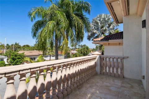 Casa en venta en Fort Lauderdale, Florida, 5 dormitorios, 388.05 m2 № 2066806 - foto 23