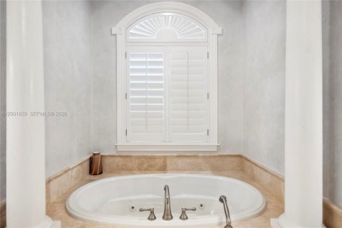 Casa en venta en Fort Lauderdale, Florida, 5 dormitorios, 388.05 m2 № 2066806 - foto 21