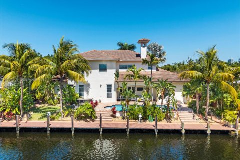 Casa en venta en Fort Lauderdale, Florida, 5 dormitorios, 388.05 m2 № 2066806 - foto 2