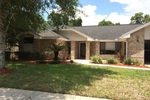 House in Winter Springs, Florida 4 bedrooms, 191.94 sq.m. № 2277208