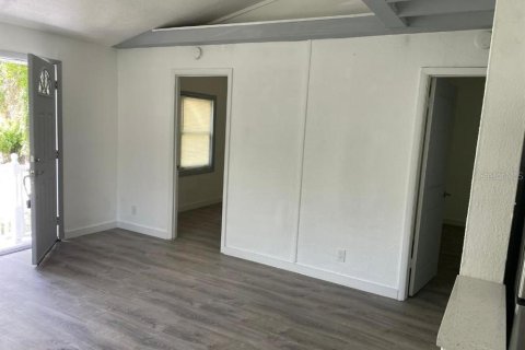 Casa en venta en Tampa, Florida, 2 dormitorios, 60.94 m2 № 2224547 - foto 9