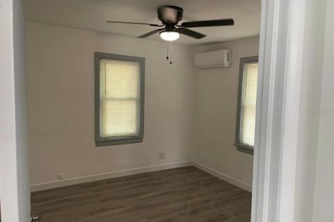 Casa en venta en Tampa, Florida, 2 dormitorios, 60.94 m2 № 2224547 - foto 13
