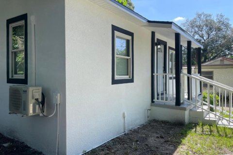 Casa en venta en Tampa, Florida, 2 dormitorios, 60.94 m2 № 2224547 - foto 4
