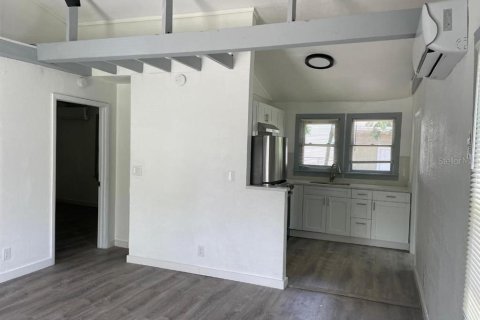 Casa en venta en Tampa, Florida, 2 dormitorios, 60.94 m2 № 2224547 - foto 8