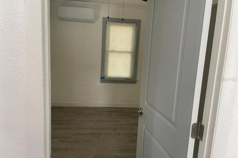 Casa en venta en Tampa, Florida, 2 dormitorios, 60.94 m2 № 2224547 - foto 11