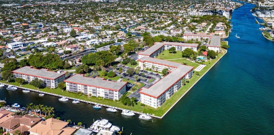 Condo in Lighthouse Point, Florida, 2 bedrooms № 1172437