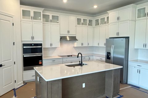 House in Stuart, Florida 3 bedrooms, 254.92 sq.m. № 2247626 - photo 8