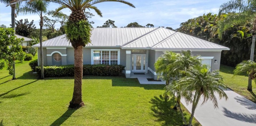 House in Port St. Lucie, Florida 3 bedrooms, 202.9 sq.m. № 2179595