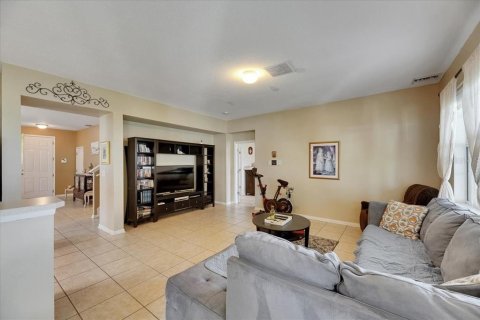 Casa en venta en Wesley Chapel, Florida, 5 dormitorios, 263.29 m2 № 1810475 - foto 22