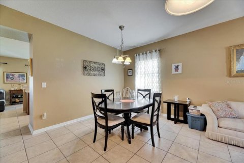 Casa en venta en Wesley Chapel, Florida, 5 dormitorios, 263.29 m2 № 1810475 - foto 16
