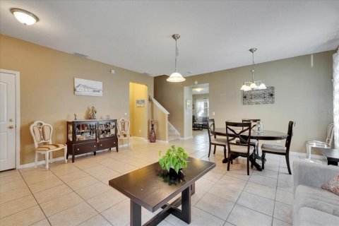 Casa en venta en Wesley Chapel, Florida, 5 dormitorios, 263.29 m2 № 1810475 - foto 10