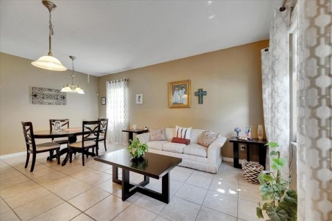 Casa en venta en Wesley Chapel, Florida, 5 dormitorios, 263.29 m2 № 1810475 - foto 14