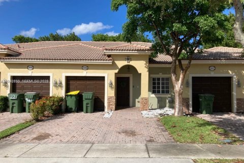 House in Homestead, Florida 2 bedrooms, 116.87 sq.m. № 2026153