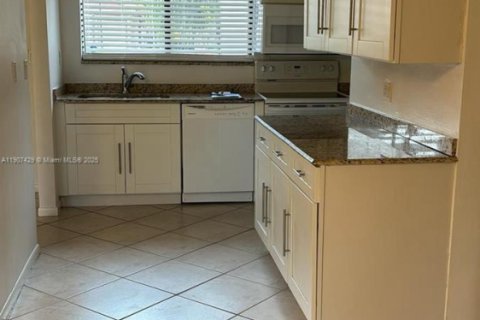 Touwnhouse à louer à Boynton Beach, Floride: 2 chambres, 107.21 m2 № 1970470 - photo 6