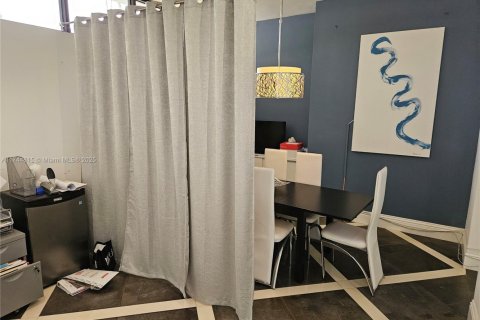 Immobilier commercial à vendre à Miami, Floride № 1985472 - photo 23