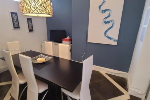 Immobilier commercial à vendre à Miami, Floride № 1985472 - photo 12