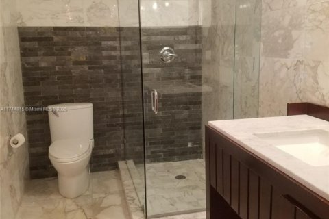 Immobilier commercial à vendre à Miami, Floride № 1985472 - photo 4