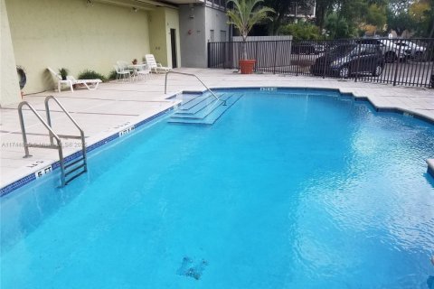 Immobilier commercial à vendre à Miami, Floride № 1985472 - photo 5