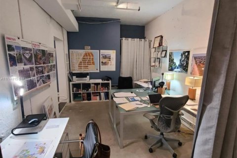 Immobilier commercial à vendre à Miami, Floride № 1985472 - photo 9