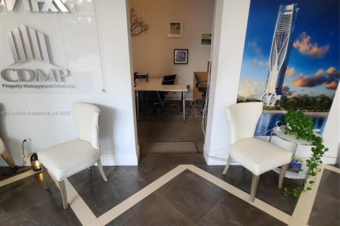 Immobilier commercial à vendre à Miami, Floride № 1985472 - photo 17