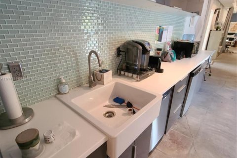 Immobilier commercial à vendre à Miami, Floride № 1985472 - photo 8