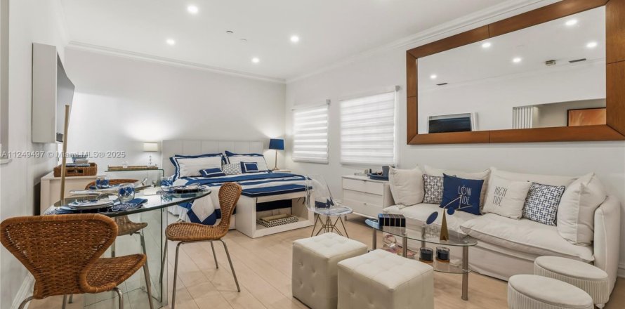 Studio à Condo à Miami Beach, Floride  № 2038006