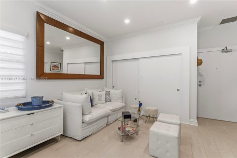 Copropriété à louer à Miami Beach, Floride: 41.81 m2 № 2038006 - photo 10