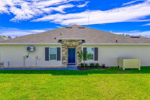 House in Port Charlotte, Florida 3 bedrooms, 140.56 sq.m. № 2093150 - photo 10