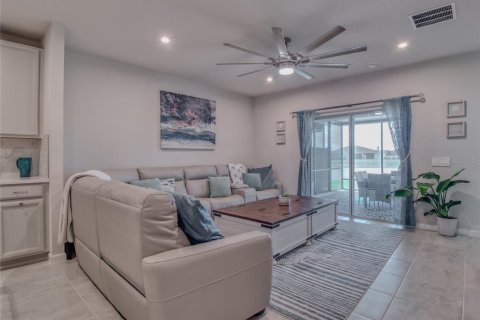 House in Port Charlotte, Florida 3 bedrooms, 140.56 sq.m. № 2093150 - photo 13