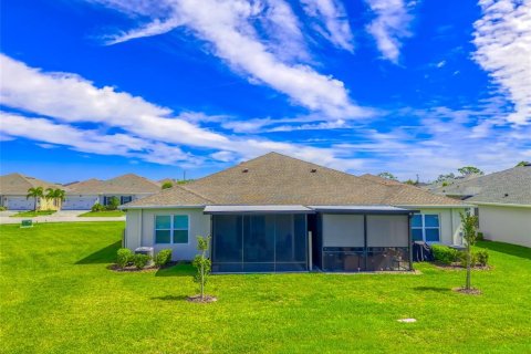 House in Port Charlotte, Florida 3 bedrooms, 140.56 sq.m. № 2093150 - photo 8