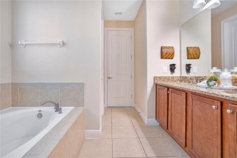 House in Kissimmee, Florida 10 bedrooms, 438.87 sq.m. № 2115409 - photo 26
