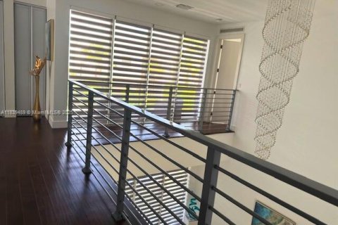 Casa en venta en Doral, Florida, 5 dormitorios, 342.81 m2 № 1828252 - foto 14