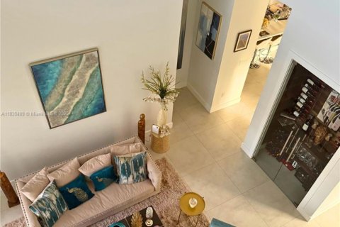 Casa en venta en Doral, Florida, 5 dormitorios, 342.81 m2 № 1828252 - foto 17