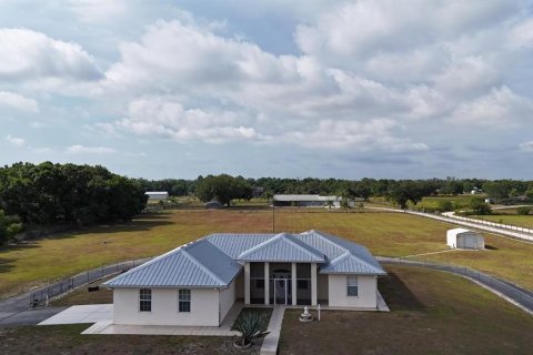 Casa en alquiler en Myakka City, Florida, 3 dormitorios, 192.87 m2 № 1662484 - foto 1