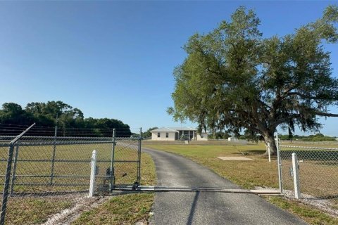 Casa en alquiler en Myakka City, Florida, 3 dormitorios, 192.87 m2 № 1662484 - foto 5