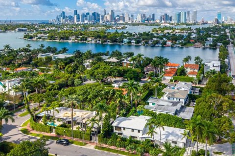 Casa en alquiler en Miami Beach, Florida, 4 dormitorios, 304.81 m2 № 2010785 - foto 29