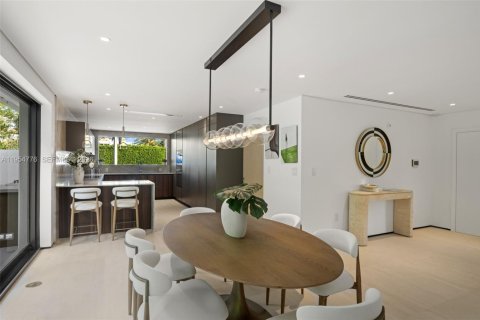Casa en alquiler en Miami Beach, Florida, 4 dormitorios, 304.81 m2 № 2010785 - foto 9