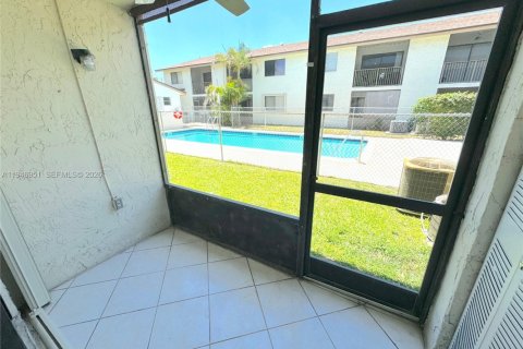 Condo in Margate, Florida, 2 bedrooms  № 2003095 - photo 6