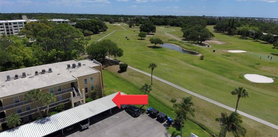 Condo in Largo, Florida, 3 bedrooms № 2167111