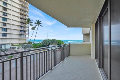 Condo in Riviera Beach, Florida, 2 bedrooms № 2180665