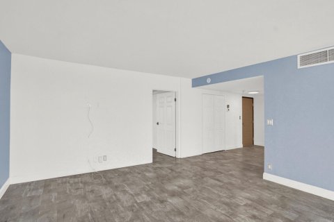 Купить кондоминиум в Ривьера-Бич, Флорида 3 комнаты, 132.29м2, № 2180665 - фото 25