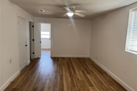 Villa ou maison à louer à Sarasota, Floride: 3 chambres, 168.43 m2 № 1758186 - photo 10