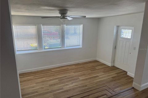 Villa ou maison à louer à Sarasota, Floride: 3 chambres, 168.43 m2 № 1758186 - photo 6